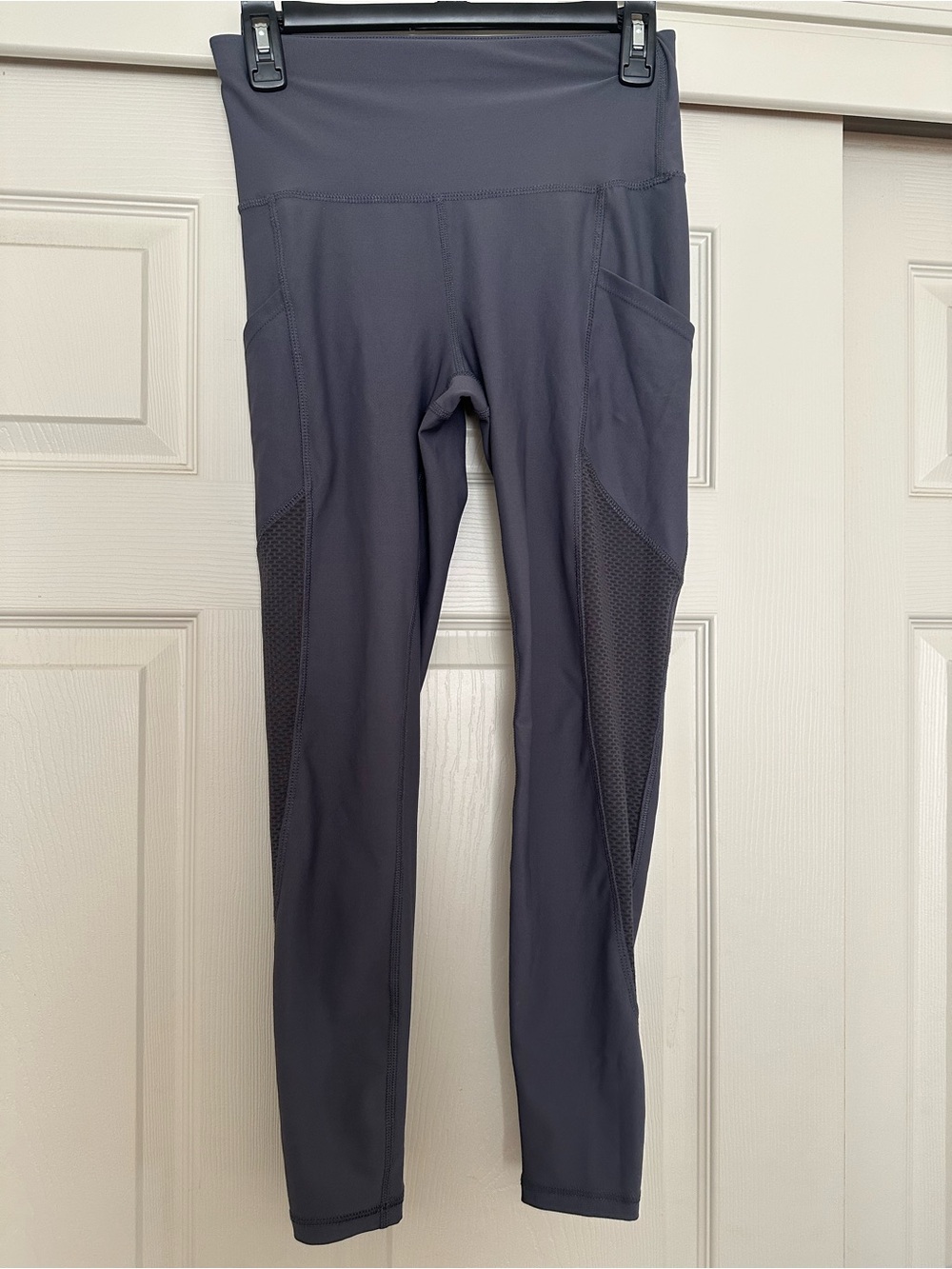 Xersion Gray 7/8 Ankle Training Leggings with Neon Logo